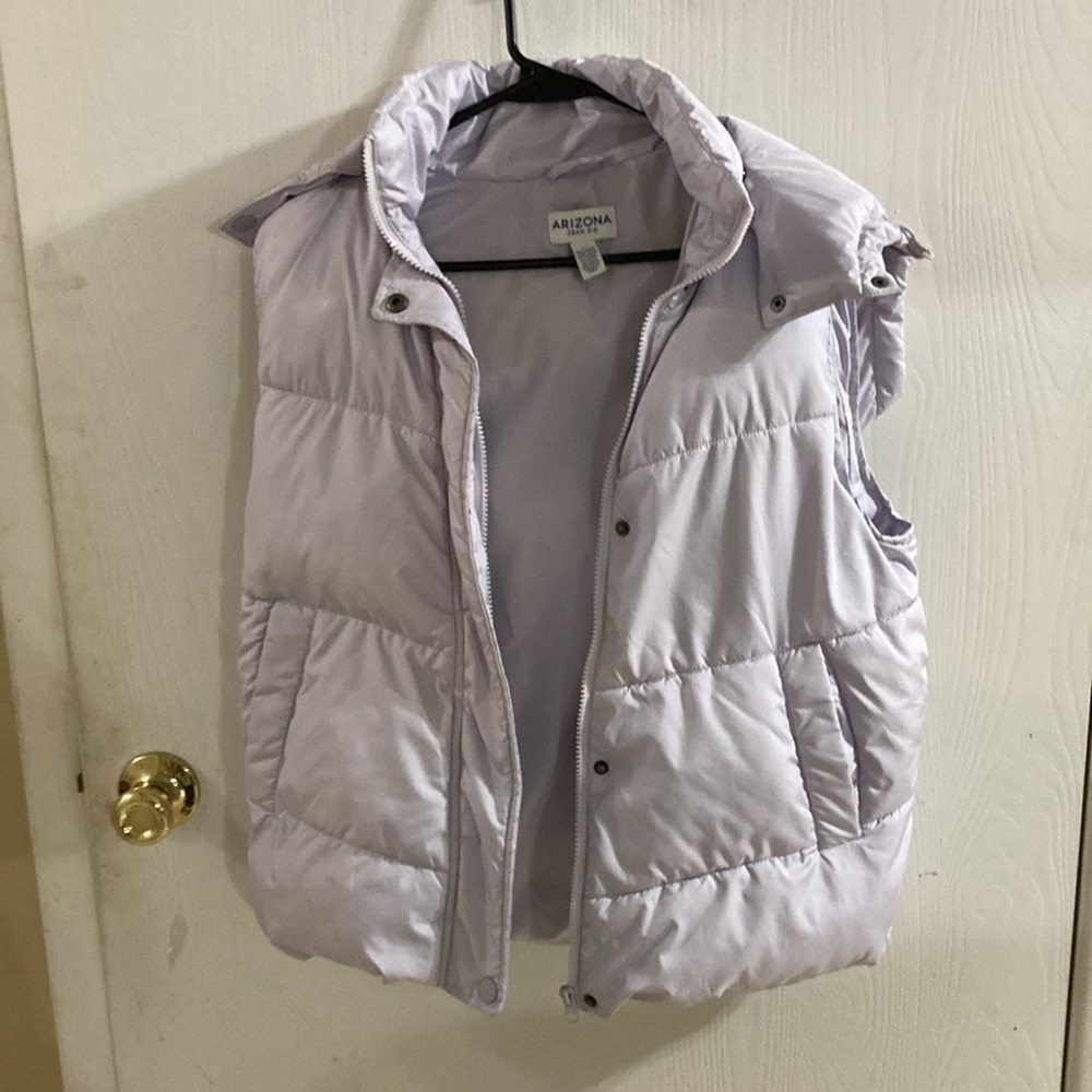 Arizona Jean Company Women's Light Lavender Puffer Vest.  XS - Picture 2 of 5